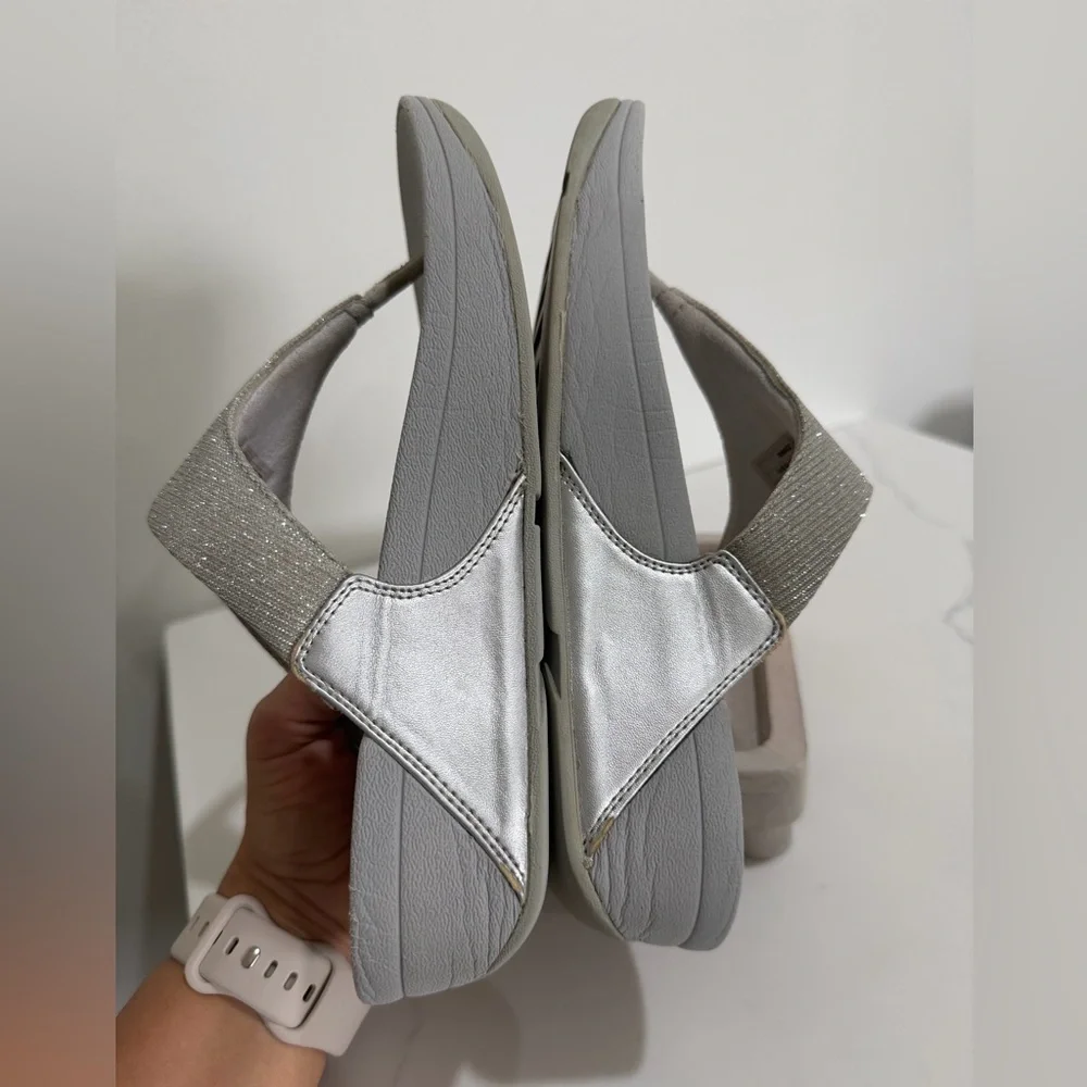 Fitflop  Size 7 Lulu Shimmerlux Womens Sandal Silver Toe Post Slip-On - Picture 2 of 10